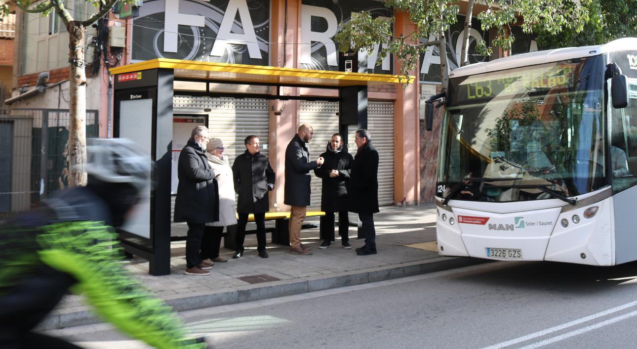 Nova marquesina d'autobús