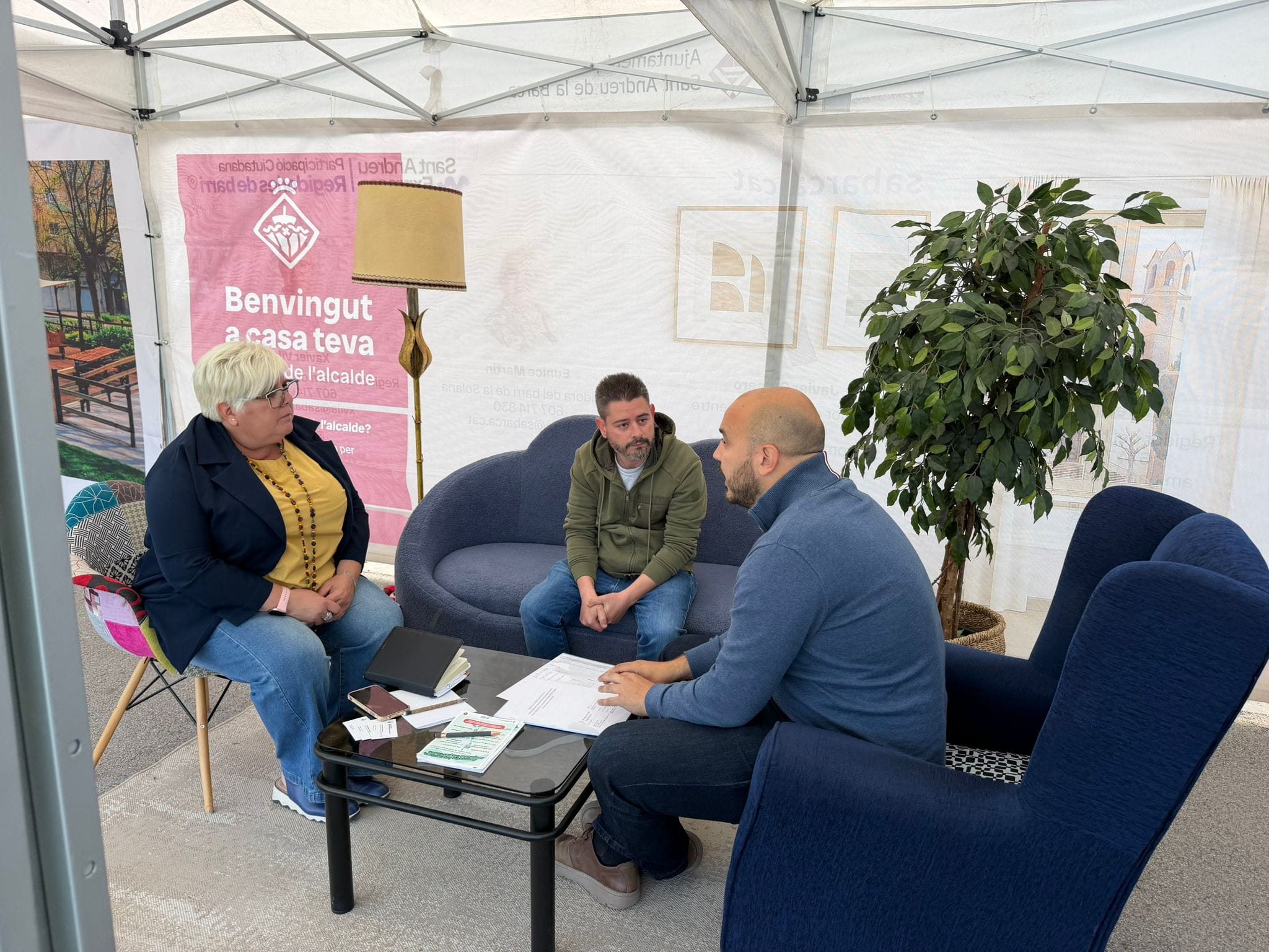 Veïns i veïnes de la Solana a l'assemblea de barri