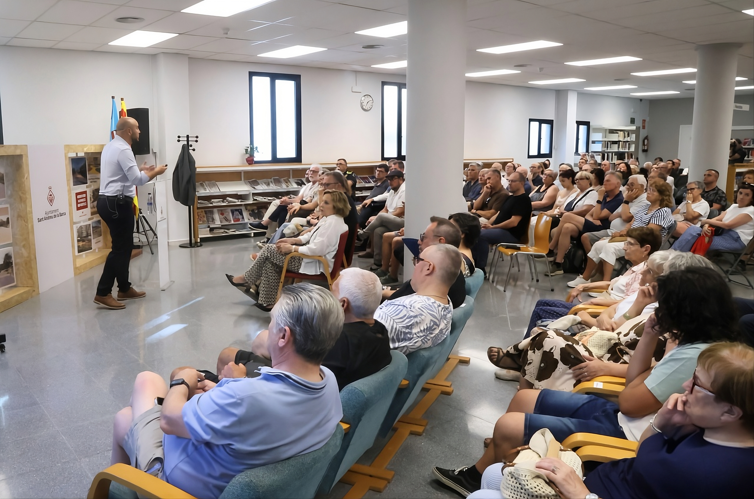 Assistents a la conferència Sant Andreu davant del seu futur